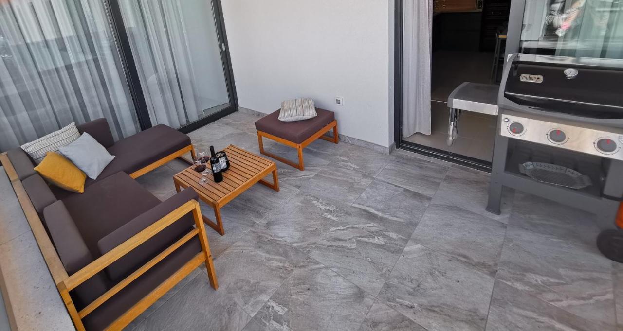 Black Pearl - Luxury Seaside App With Pool & Bbq, Istra Banjole Eksteriør bilde