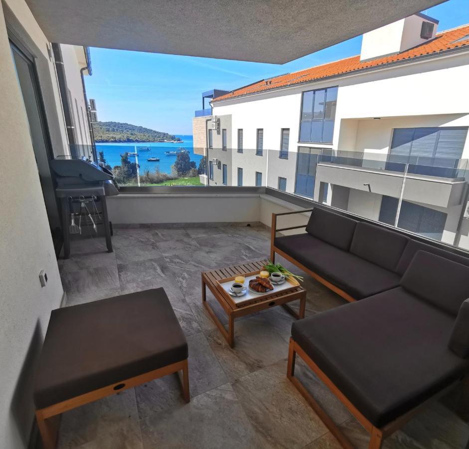 Black Pearl - Luxury Seaside App With Pool & Bbq, Istra Banjole Eksteriør bilde