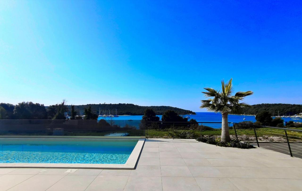 Black Pearl - Luxury Seaside App With Pool & Bbq, Istra Banjole Eksteriør bilde