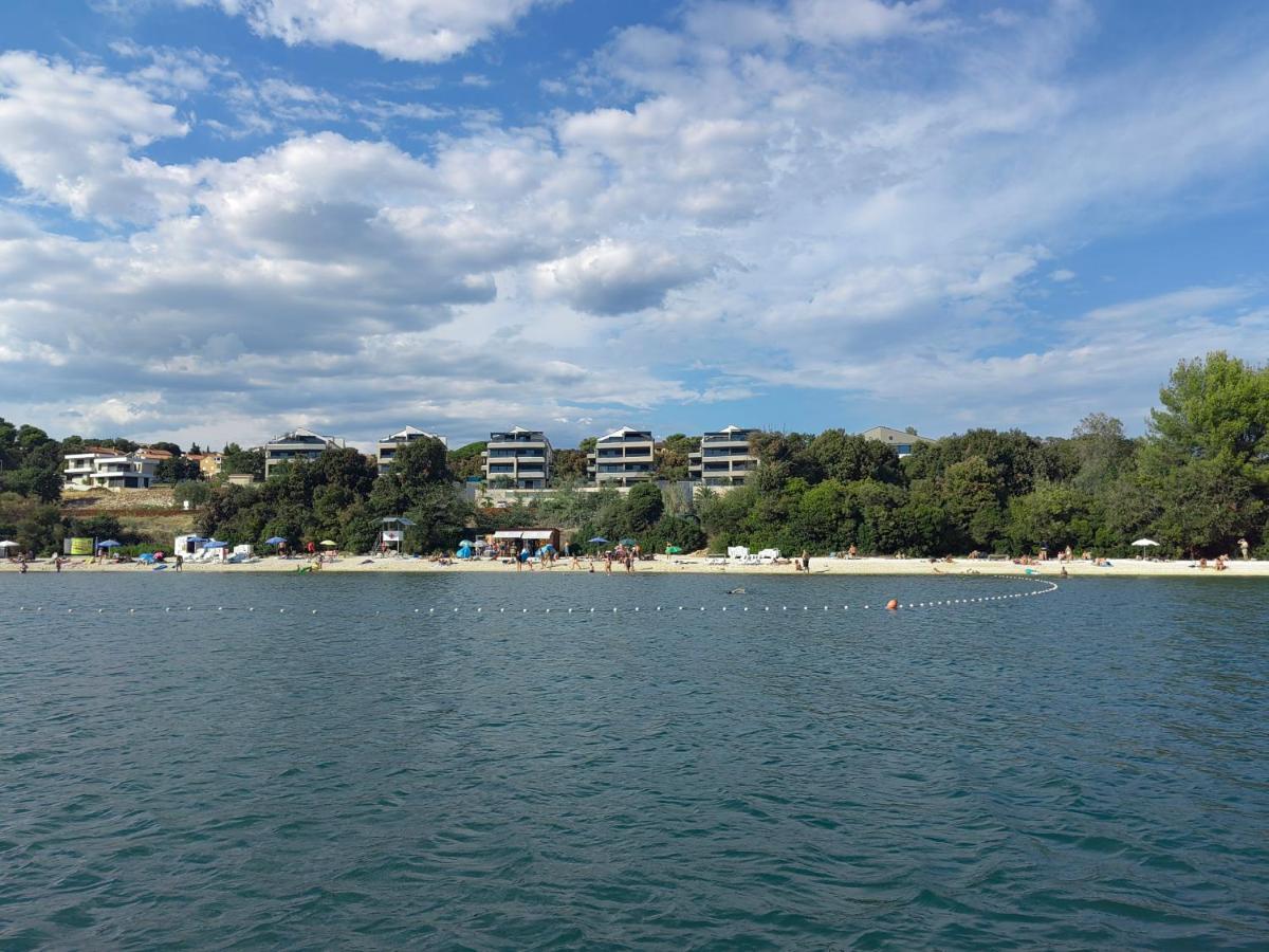 Black Pearl - Luxury Seaside App With Pool & Bbq, Istra Banjole Eksteriør bilde