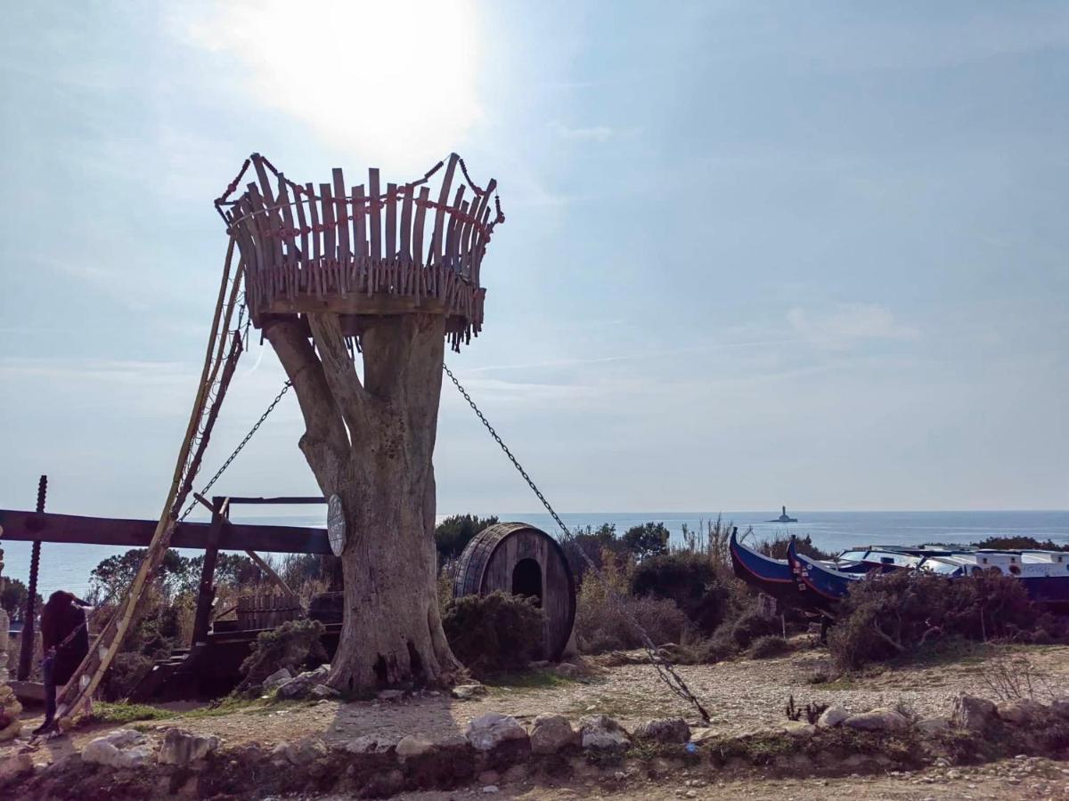 Black Pearl - Luxury Seaside App With Pool & Bbq, Istra Banjole Eksteriør bilde